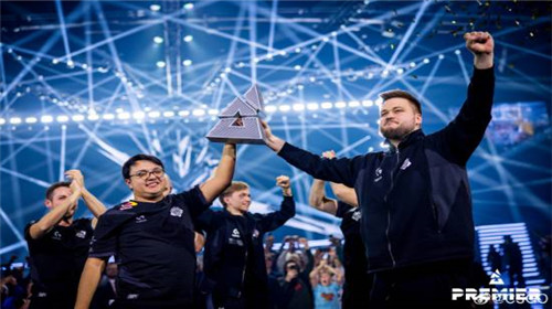 G2战胜NAVI夺得BLAST秋决冠军