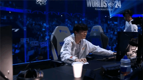 S14半决赛T1战胜GEN晋级决赛